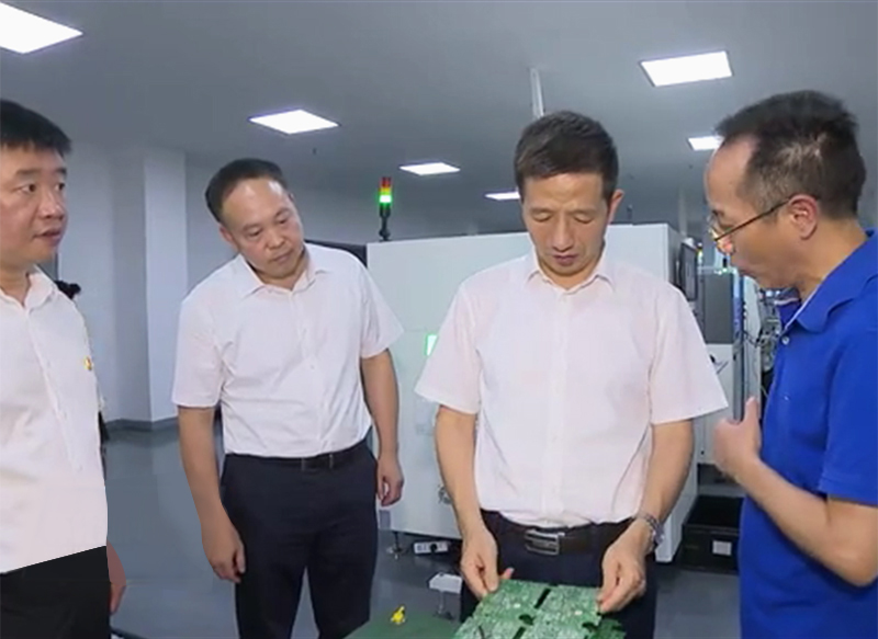 懷化市市委書記許忠建在懷化建南機器廠調(diào)研